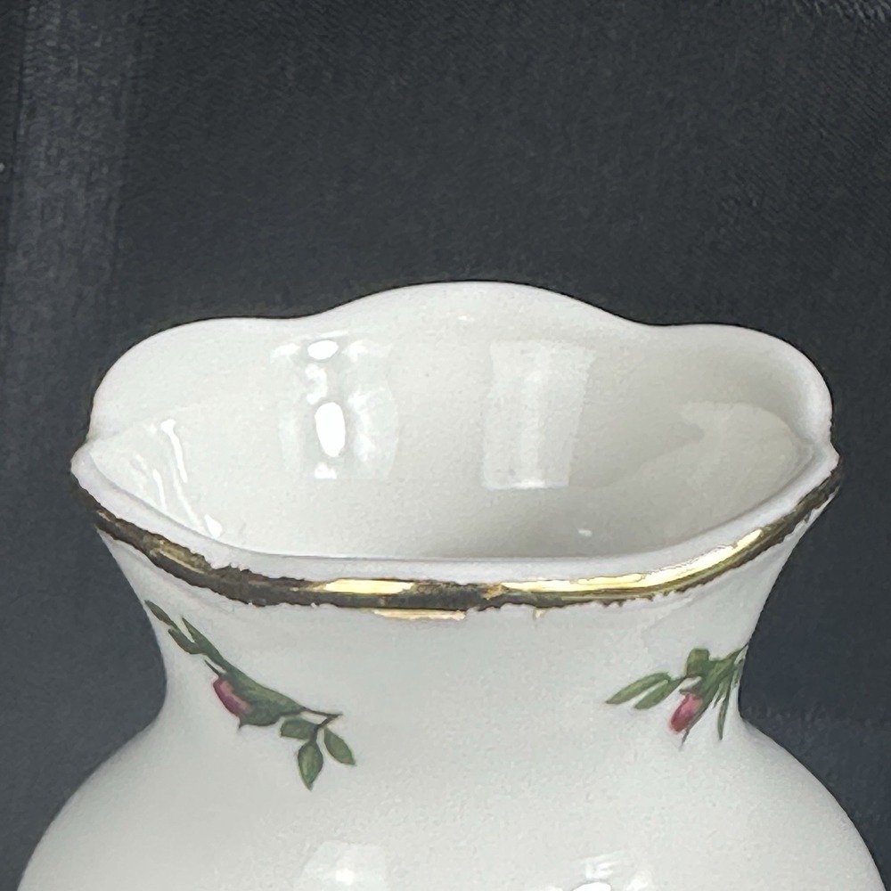Royal Albert Old Country Roses Small Bud Vase Mini Gold Trim - Picture 7 of 10
